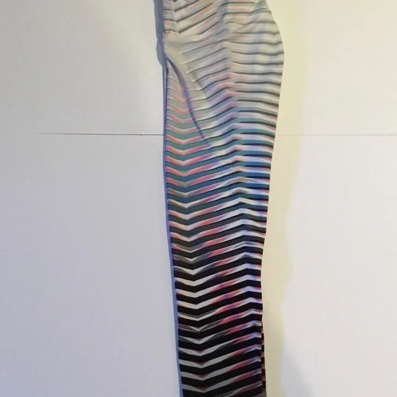 Athleta Capri Leggings. High rise prism Chaturanga. Striped XS. - Picture 3 of 5